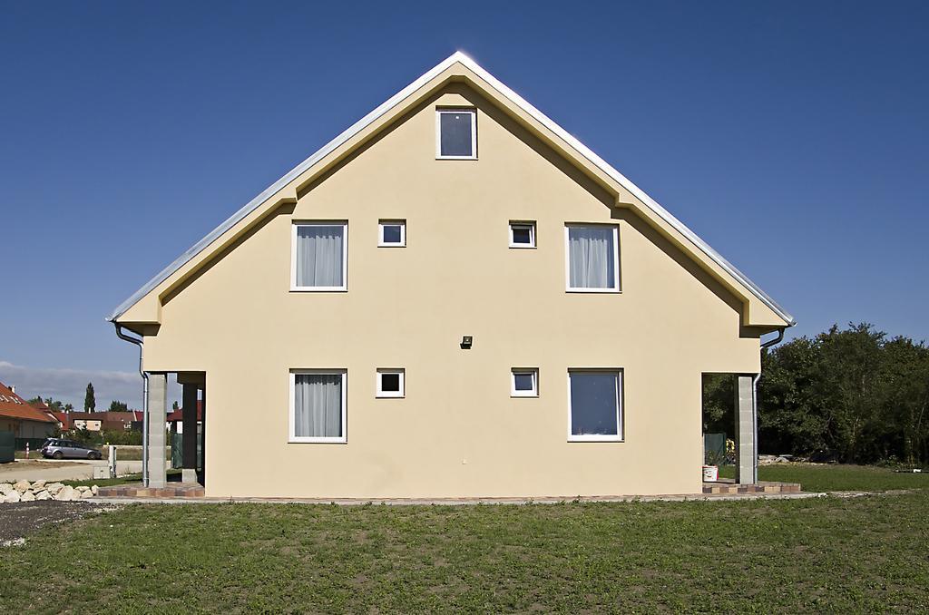 Luca Apartman Sopron Exteriör bild